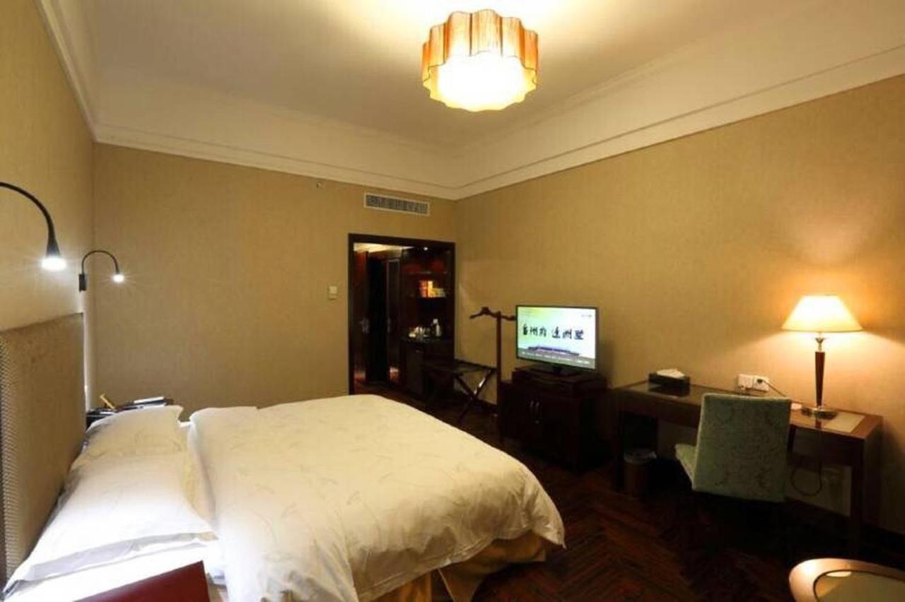 Taizhou Garden Hotel Екстериор снимка